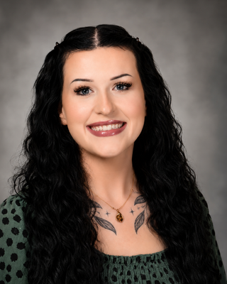 Hanna Vaughn headshot